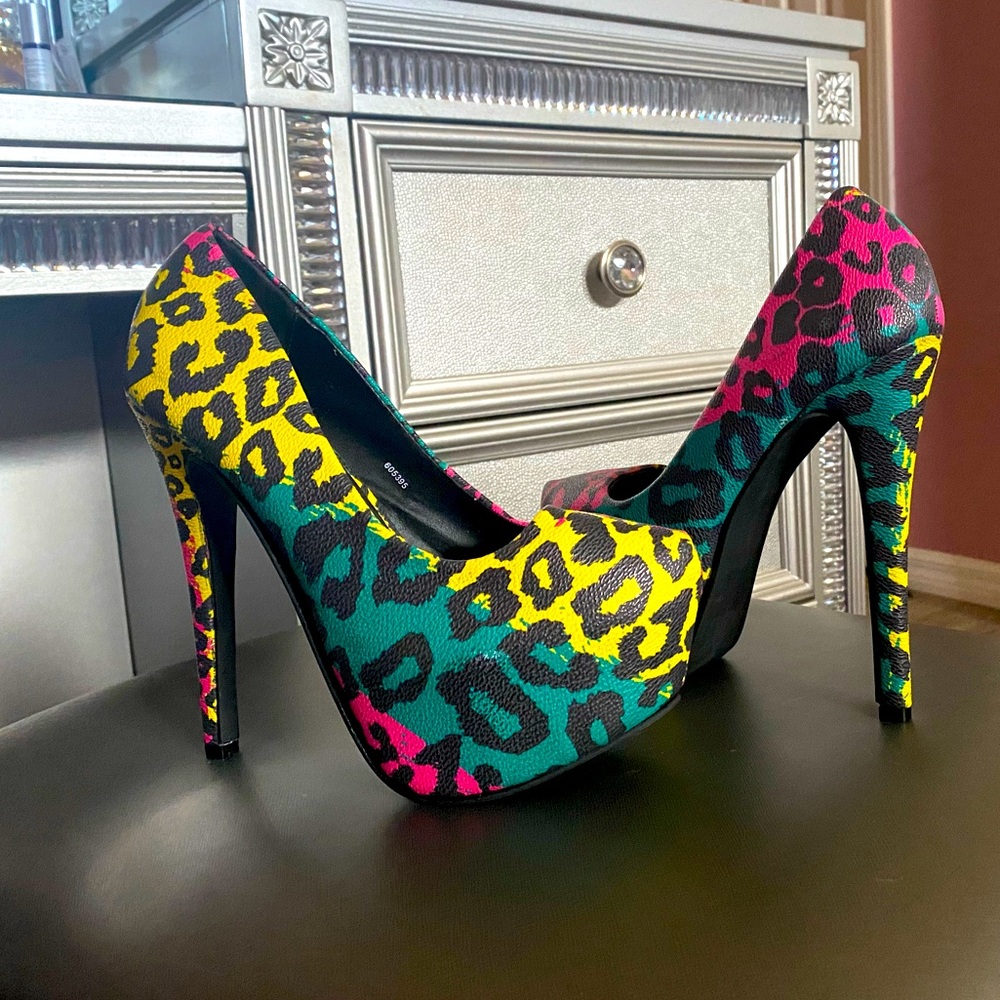 Multi color leopard platform closed toe heels